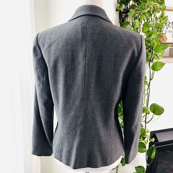 Talbots Petites Gray 100% Wool Button Down Fitted Blazer Size 8 - Picture 6 of 9